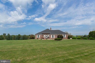 6435 Greenbriar Cir, Chambersburg, PA 17202 - photo 5