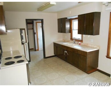 1409 2nd Ave SE, Menomonie, WI 54751 - photo 2
