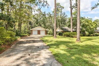 2203 Twin Lakes Dr, Bainbridge, GA 39819 - photo 2