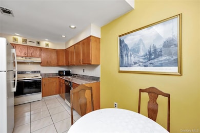 22 Balsam Ct, Wantagh, NY 11793 - photo 4