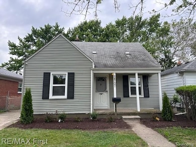 24707 Saxony Ave, Eastpointe, MI 48021 - photo 3