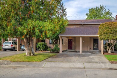 1008 SE Camelot Dr, Grants Pass, OR 97526 - photo 2