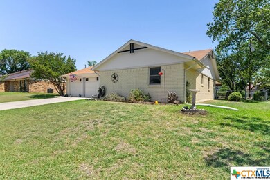 211 E Hogan Dr, Copperas Cove, TX 76522 - photo 2