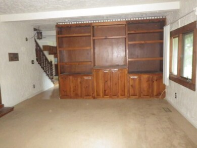 1324 W 1st St, Anderson, IN 46016 - photo 4