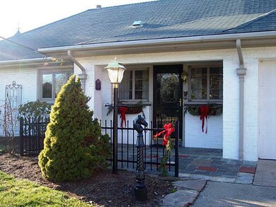 121 Briarcliff Ave, Warwick, RI 02889 - photo 5