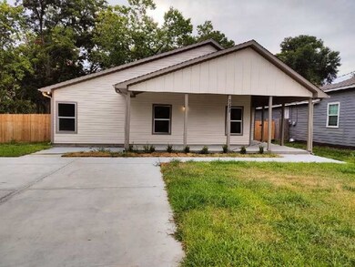 7727 Virgil St, Houston, TX 77088 - photo 2
