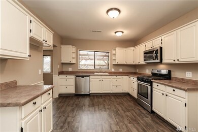 88 SW 10th St, Chehalis, WA 98532 - photo 5