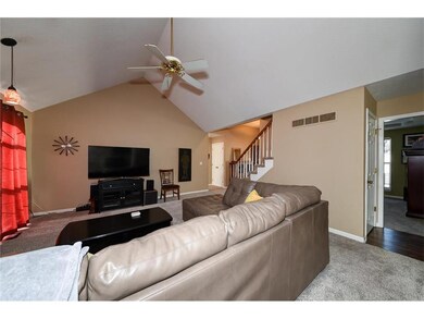 915 SW Georgetown Dr, Lees Summit, MO 64082 - photo 5