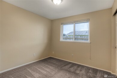 707 Washington Ave SE, Orting, WA 98360 - photo 4