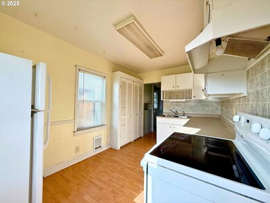 3102 Garfield St, Longview, WA 98632 - photo 7