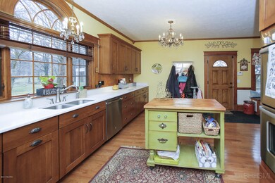 320 N Eagle St, Marshall, MI 49068 - photo 4