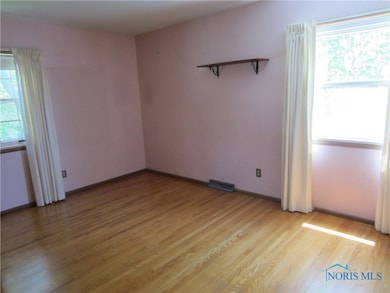 23754 W Meadow Dr, Genoa, OH 43430 - photo 6