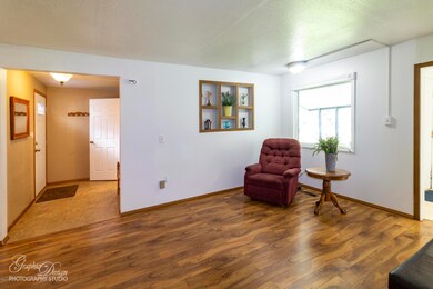 003 Sitting Room (1)