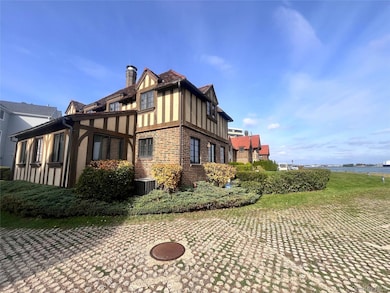 168-15 Powells Cove Blvd, Whitestone, NY 11357 - photo 2