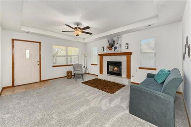 514 S Saturn Dr, Raymore, MO 64083 - photo 6