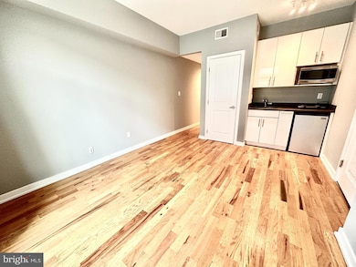 533 N Budd St unit 1O, Philadelphia, PA 19104 - photo 3