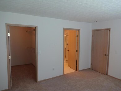 Master Bed Walkin Closet Full Bath