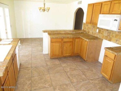 023-325933-Kitchen1a