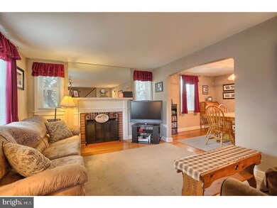 807 Elnore Ave, Temple, PA 19560 - photo 3