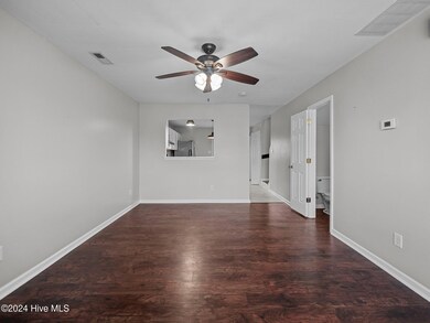 100 Pinegrove Ct, Jacksonville, NC 28546 - photo 5