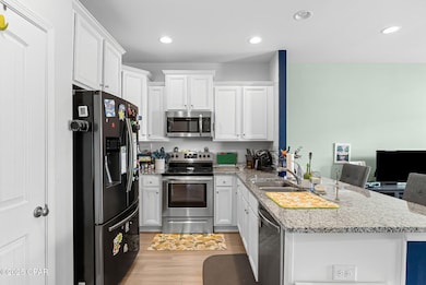 8-web-or-mls-8-print-7470 Shadow Lake Dr