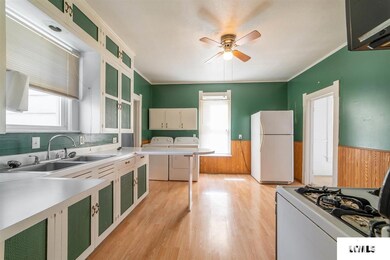 1025 Clinton St, Lincoln, IL 62656 - photo 4