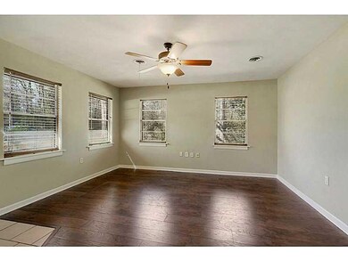 562 N Magnolia St, Slidell, LA 70460 - photo 2