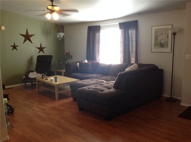 1502 Yelm Ave SE unit 3, Yelm, WA 98597 - photo 4