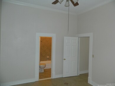 410 E Evergreen St unit B, San Antonio, TX 78212 - photo 6