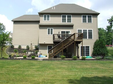 1234 Woodberry Dr, Mountain Top, PA 18707 - photo 2
