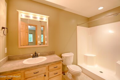 Main Level Primary Bath