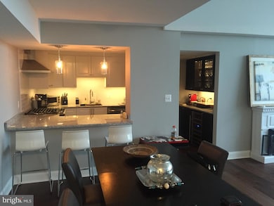 Town Square Towers unit 813, Washington, DC 20024 - photo 5