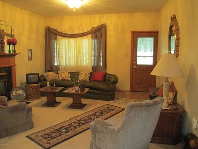 1424 Short Ave, Scranton, PA 18508 - photo 2