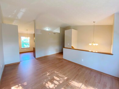 829 Crevis Ln, Columbus, OH 43228 - photo 3