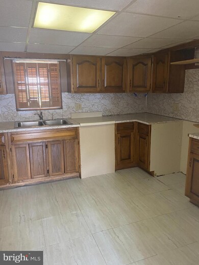 820 Nicolls St, Reading, PA 19604 - photo 4