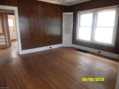 16010 Neladale Rd, Cleveland, OH 44112 - photo 3