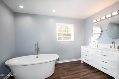 5_Master Bathroom-1