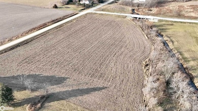 115 Benesh Ln, Cedar Rapids, IA 52404 - photo 2