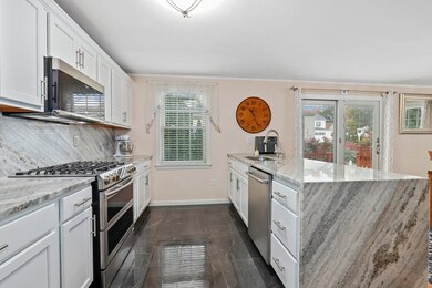 13 17th St, Lowell, MA 01850 - photo 5