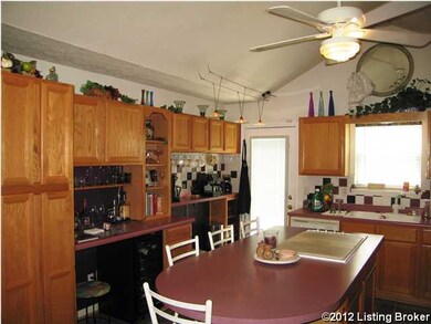 5818 Lake Erie Dr, Louisville, KY 40291 - photo 6