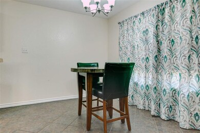 504 E Greenfield Dr, Wake Village, TX 75501 - photo 5