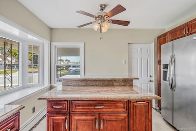 37 Chickadee Ln, Levittown, NY 11756 - photo 7