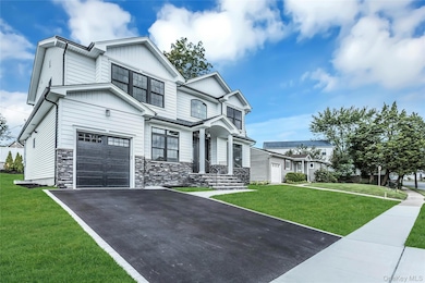 8 Sebree Place, Plainview, NY 11803 - photo 2