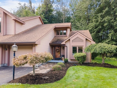 1-web-or-mls-4042GeorgetownSq_01