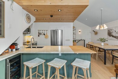 Kitchen & Dining Area