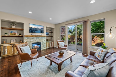 Foxglove living room