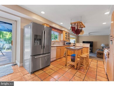 89 Greenwood Dr, Blackwood, NJ 08012 - photo 3