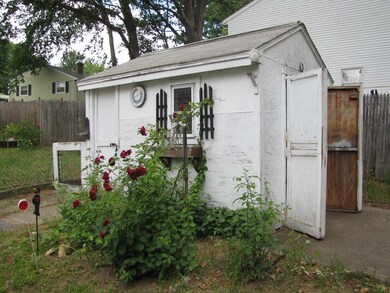 48 Ivanhoe St, Springfield, MA 01109 - photo 6