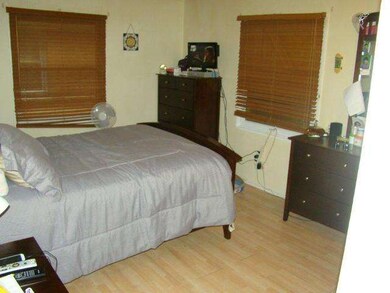 922 Newcastle Ave, Westchester, IL 60154 - photo 5