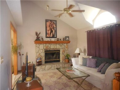 613 N Crest Dr, Raymore, MO 64083 - photo 7